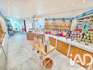 Vente  Local commercial de 120 m² à Sanary 274 000 euros Réf: SFN-1997209