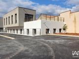 Vente  Local commercial de 65 m² à Saint Maximin la Sainte Baume 215 960 euros