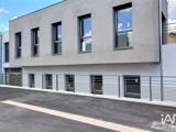 Vente  Local commercial de 155 m² à Saint Maximin la Sainte Baume 366 110 euros