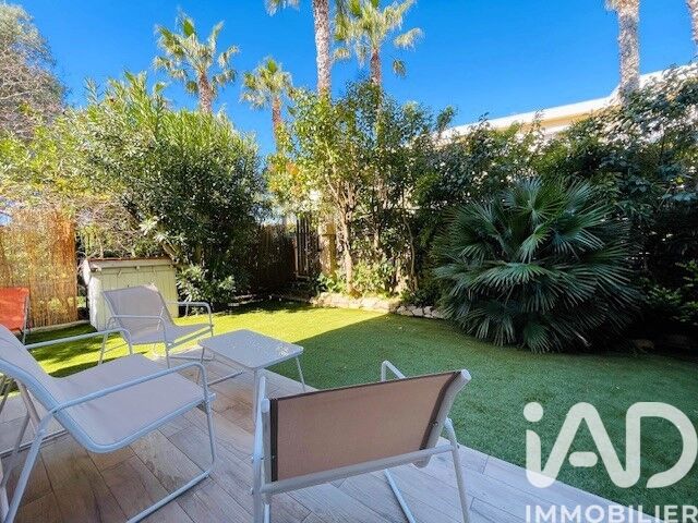 Vente  Appartement T2  de 32 m² à Six-Fours 295 000 euros Réf: SFN-1990941