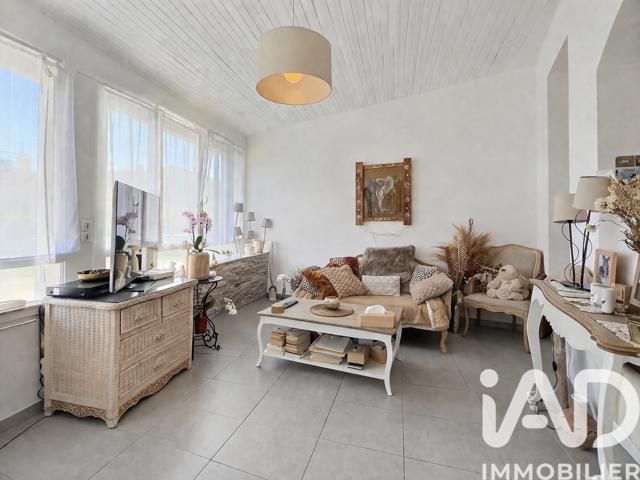 Vente  Appartement T3  de 50 m² à Bandol 275 000 euros Réf: SFN-2006852
