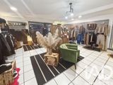 Vente  Local commercial de 152 m² à Saint Maximin la Sainte Baume 55 400 euros