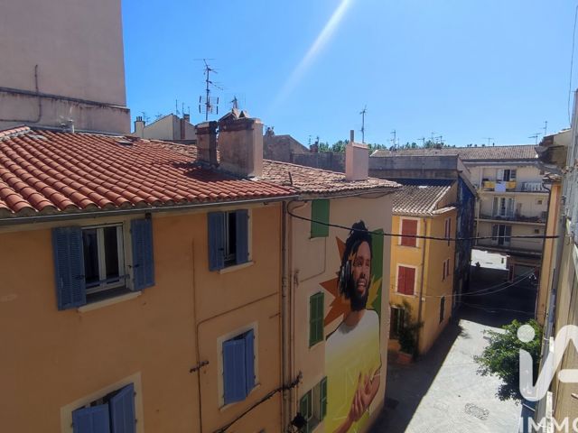 Vente  Appartement T2  de 30 m² à La Seyne 92 000 euros Réf: SFN-2025017