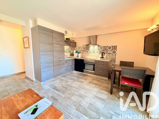 Vente  Appartement T2  de 37 m² à La Seyne 220 000 euros Réf: SFN-2037046