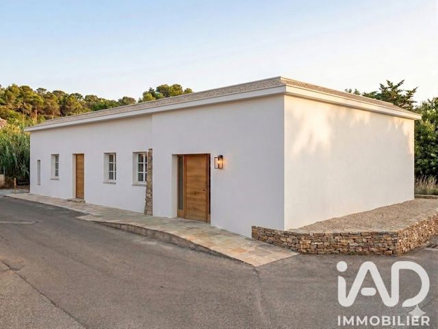 Vente  Local commercial de 157 m² à Sanary 679 000 euros Réf: SFN-2050636