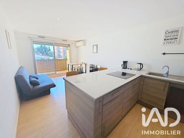 Vente  Appartement T2  de 37 m² à Sanary 200 000 euros Réf: SFN-2055774
