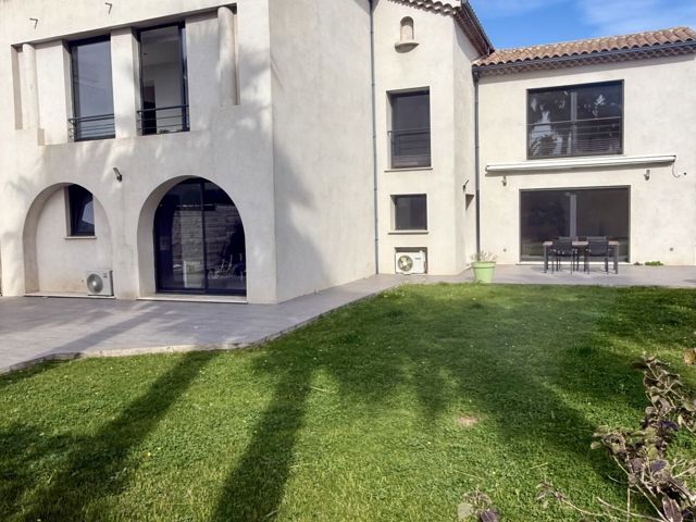 Vente  Maison de 290 m² à Six-Fours 1 990 000 euros Réf: SFN-2062344