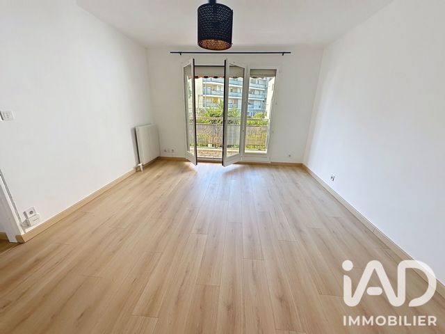 Vente  Appartement T3  de 53 m² à La Seyne 159 000 euros Réf: SFN-2072475