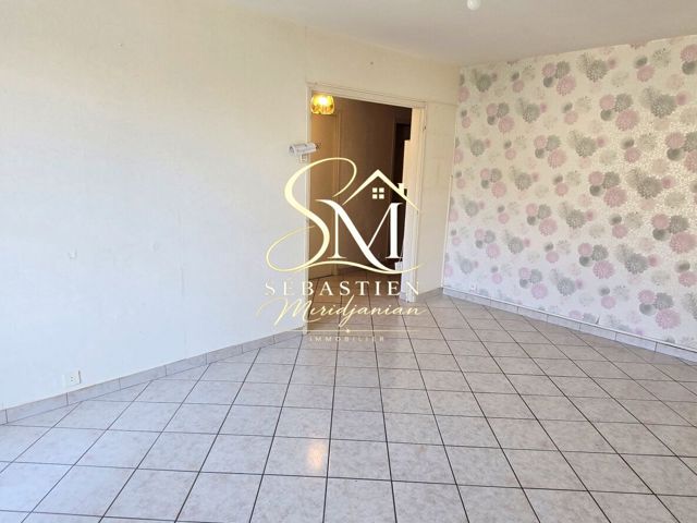 Vente  Appartement T2  de 47 m² à Six-Fours 225 000 euros Réf: SFN-2075924