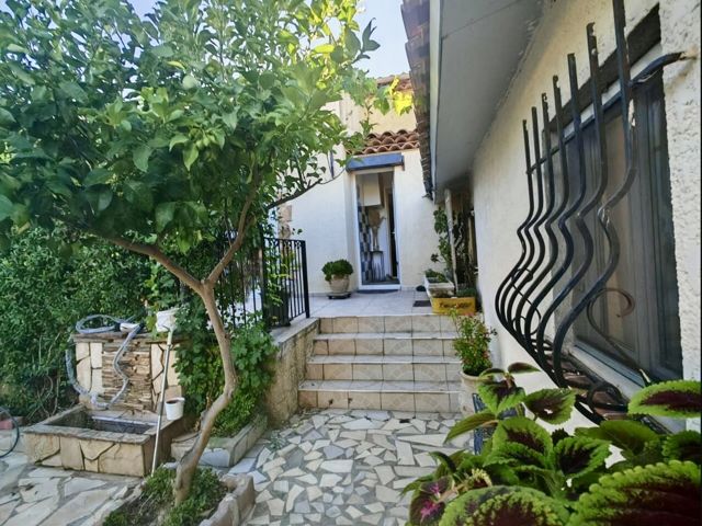 Vente  Maison de 277 m² à La Seyne 529 000 euros Réf: SFN-2088810