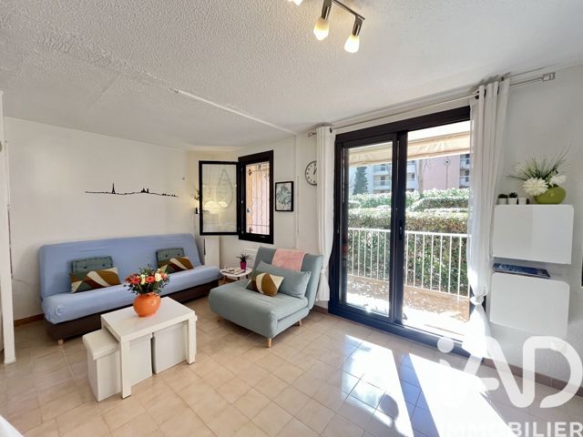 Vente  Appartement T2  de 35 m² à Six-Fours 199 000 euros Réf: SFN-1957271