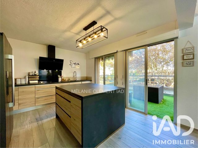 Vente  Appartement T4  de 90 m² à Six-Fours 345 000 euros Réf: SFN-2087574