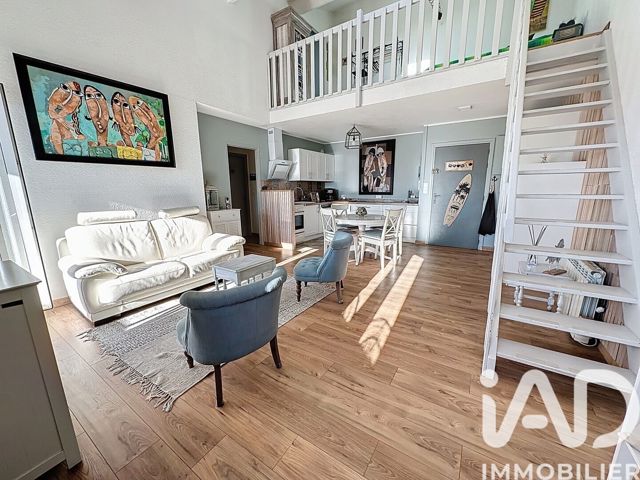 Vente  Appartement T3  de 70 m² à Sanary 490 000 euros Réf: SFN-2073205