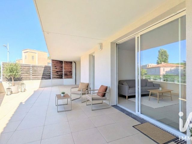 Vente  Appartement T3  de 63 m² à La Seyne 313 000 euros Réf: SFN-2103690