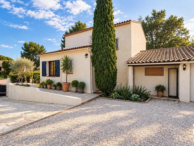 Vente  Maison de 92 m² à Six-Fours 599 000 euros Réf: SFN-1992154