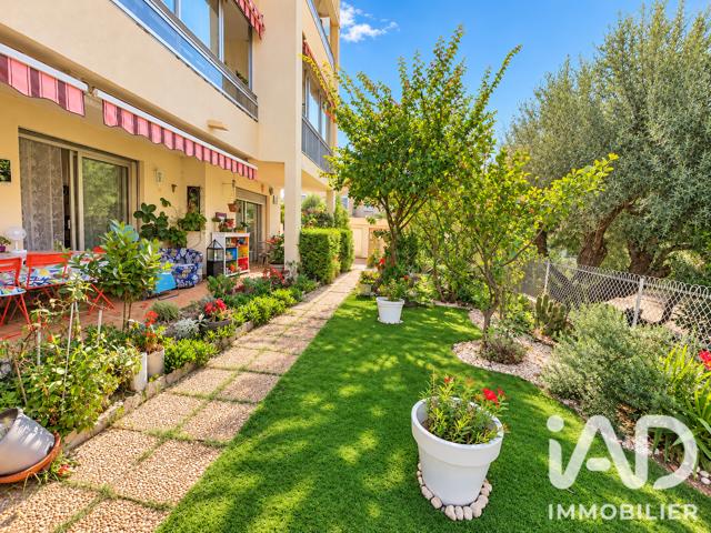 Vente  Appartement T2  de 51 m² à Sanary 358 000 euros Réf: SFN-2130216