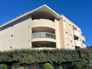 Vente  Appartement T2  de 38 m² à La Seyne 190 000 euros Réf: SFN-2129284