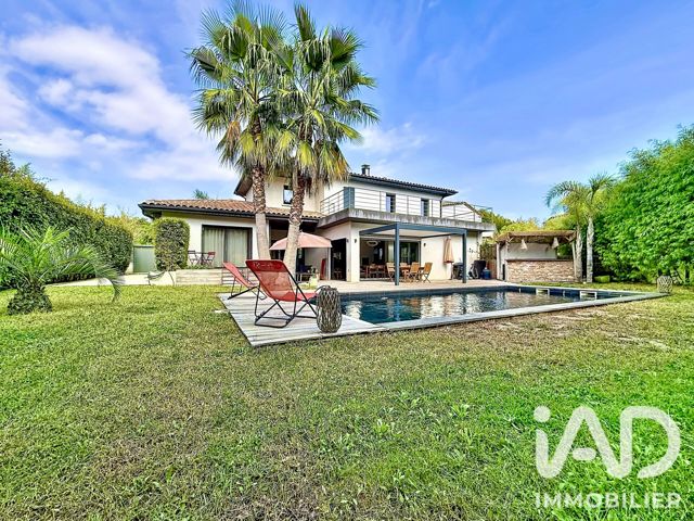 Vente  Maison de 172 m² à Six-Fours 1 495 000 euros Réf: SFN-2121890