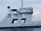 Le navire de la marine nationale Le Gapeau dans la baie de Sanary