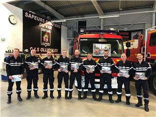 Ollioules: les Sapeurs Pompiers distribuent le calendrier 2019