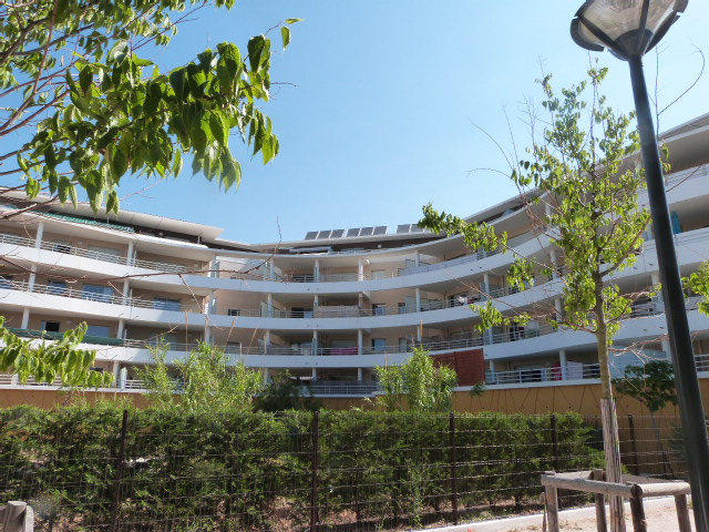 Location  Appartement F5  de 119 m² à La Seyne Berthe 1 141 euros Réf: SFN-VBA12