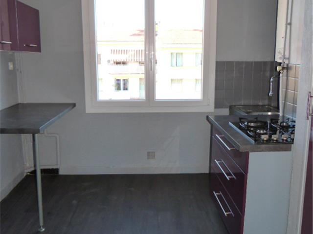 Location  Appartement F4  de 62 m² à La Seyne Saint Jean 624 euros Réf: SFN-16