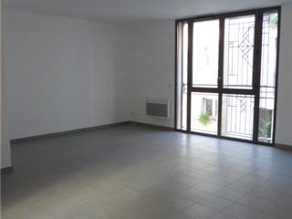 Location  Appartement F3  de 87 m² à Toulon Centre 710 euros Réf: SFN-PS03