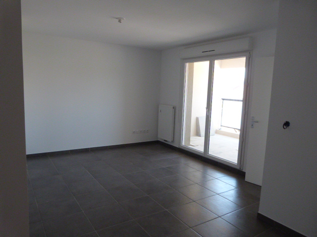 Location  Appartement F2  de 38 m² à La Seyne Gai-Versant 615 euros Réf: SFN-4