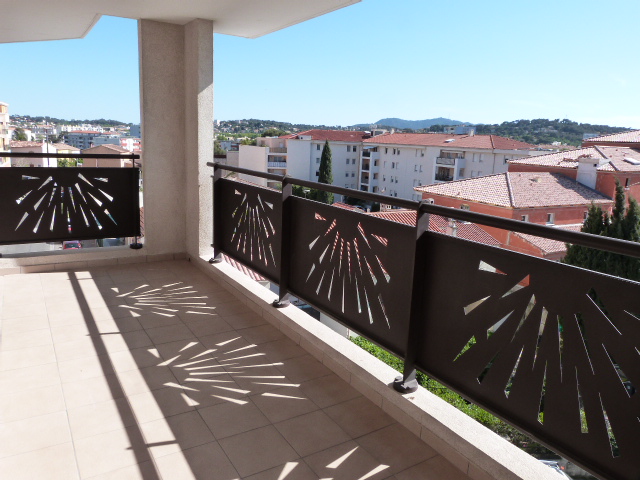 Location  Appartement T3  de 56 m² à La Seyne Gai-Versant 650 euros Réf: SFN-PGVP244