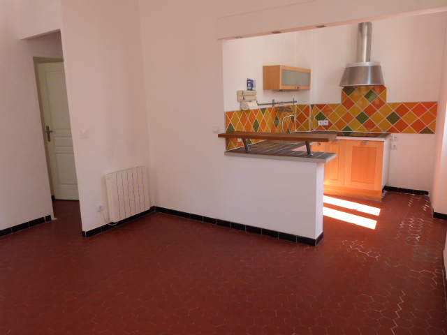 Location  Appartement T2  de 41 m² à La Seyne Centre 495 euros Réf: SFN-3