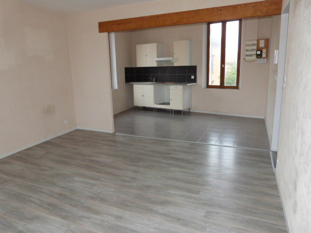Location  Appartement T3  de 59 m² à La Seyne 590 euros Réf: SFN-4