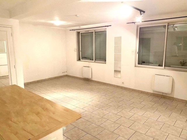 Location  Appartement T3  de 51 m² à La Seyne Gai-Versant 630 euros Réf: SFN-1