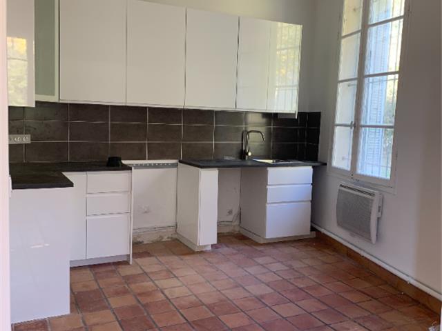 Location  Appartement T4  de 71 m² à La Seyne 1 090 euros Réf: SFN-045009E259XR