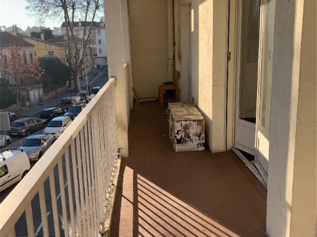 Location  Appartement T3  de 70 m² à La Seyne 694 euros Réf: SFN-045009E26WUQ