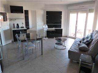 Location  Appartement F2  de 41 m² à La Seyne Donicarde 695 euros Réf: SFN-3