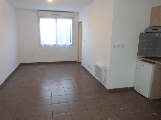 Location  Appartement F2  de 38 m² à La Seyne Gai-Versant 550 euros Réf: SFN-4
