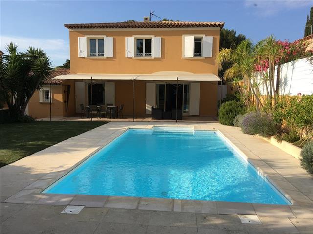 Location Vacances,  Maison pour 8 personnes à Six-Fours Réf: SFN-324