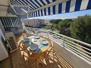 Location Vacances,  Appartement T3  pour 5 personnes à Sanary