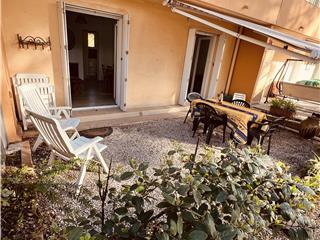 Location Vacances,  Appartement F2  pour 4 personnes à Sanary Centre