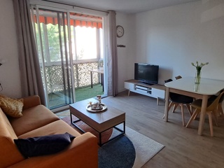 Location Vacances,  Appartement T3  pour 4 personnes à Sanary Les Prats