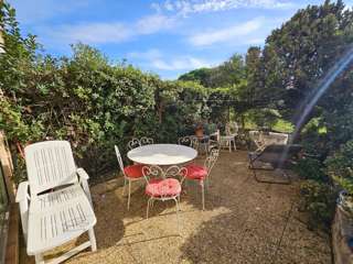 Location Vacances,  Studio pour 3 personnes à Saint Mandrier Village