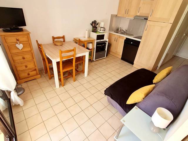 Location Vacances,  Appartement T3  pour 4 personnes à Six-Fours Réf: SFN-GL A 37