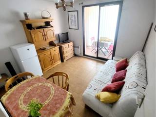 Location Vacances,  Appartement F2  pour 3 personnes à Six-Fours