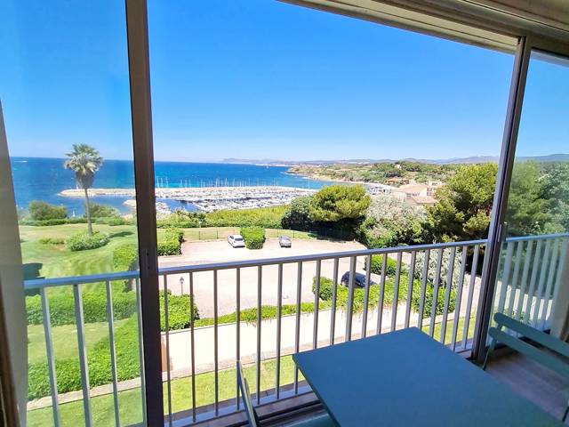 Location Vacances,  Appartement T2  pour 4 personnes à Six-Fours Réf: SFN-GL A 57