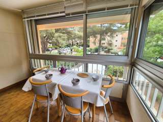 Location Vacances,  Appartement T3  pour 4 personnes à Saint Mandrier Pin Rolland