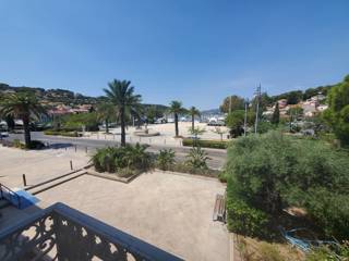 Location Vacances,  Appartement T4  pour 4 personnes à Saint Mandrier Village