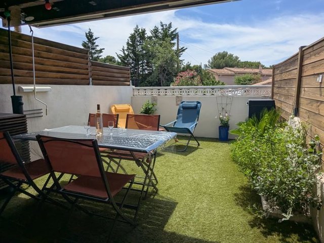 Location Vacances,  Appartement T2  pour 4 personnes à Sanary Réf: SFN-413
