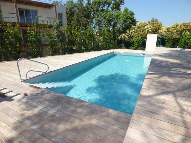 Location Vacances,  Appartement T4  pour 4 personnes à Six-Fours Le Brusc Réf: SFN-857