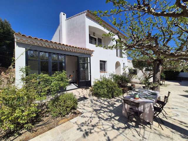 Location Vacances,  Maison pour 7 personnes à Six-Fours Le Brusc Réf: SFN-308