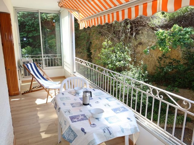 Location Vacances,  Studio pour 2 personnes à Sanary Réf: SFN-421